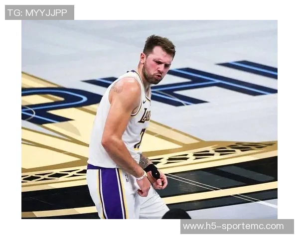 开拓者媒体人称里夫斯状态出色湖人队在东契奇与老詹归来后实力不容小觑