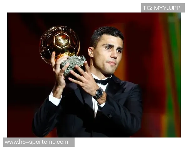 曼城官推庆祝罗德里获金球奖一周年回顾精彩瞬间